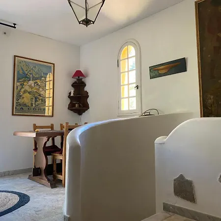 Grand Avec Jardin Et Proche De La Mer