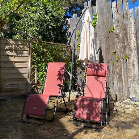 Grand Avec Jardin Et Proche De La Mer