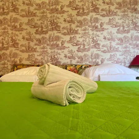 Grand Avec Jardin Et Proche De La Mer